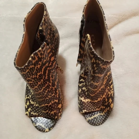 Coach Snakeskin Remi Open Toe Mob Wife Quiet Luxury Buttery Soft Leather Boot - Picture 8 of 9